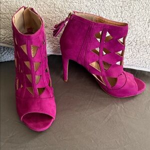 XOXO Fuchsia Suede Cutout Peep-Toe Ankle Heels